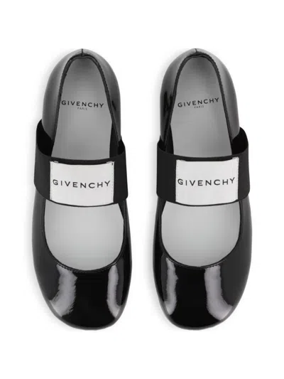 Givenchy Patent Leather Flats In Black