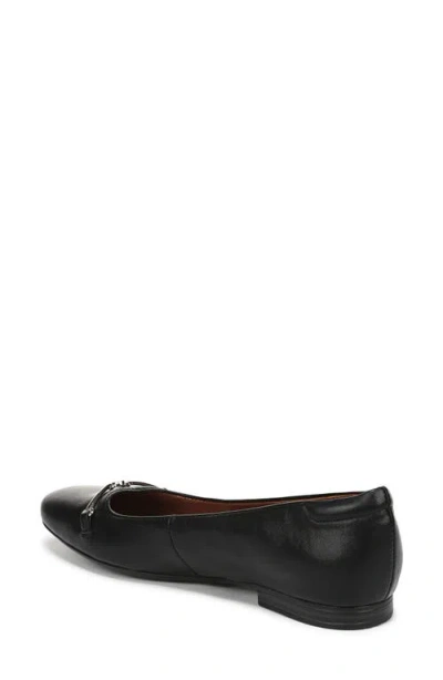 Naturalizer Kendall Flat In Black