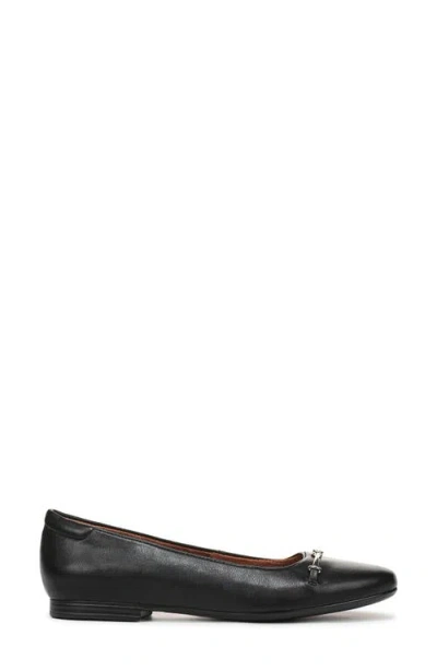Naturalizer Kendall Flat In Black