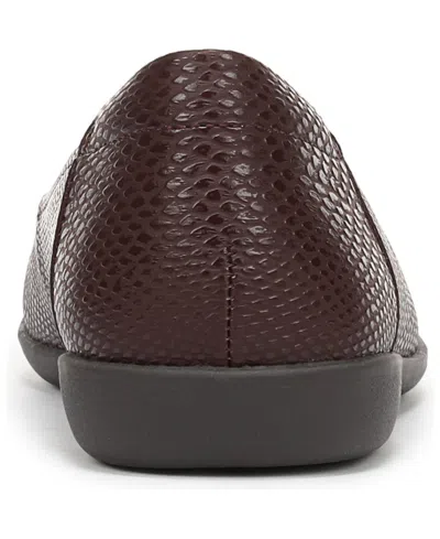 Naturalizer Flexy Flat In Brown