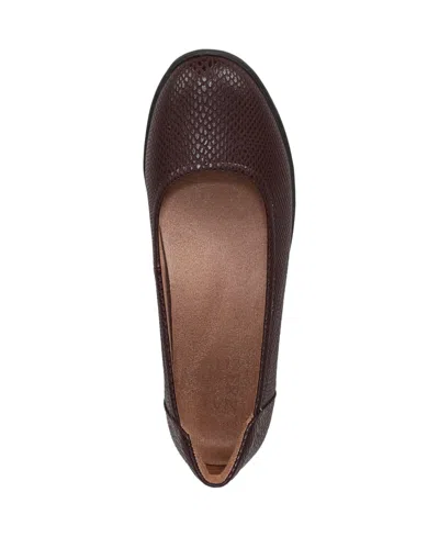 Naturalizer Flexy Flat In Brown