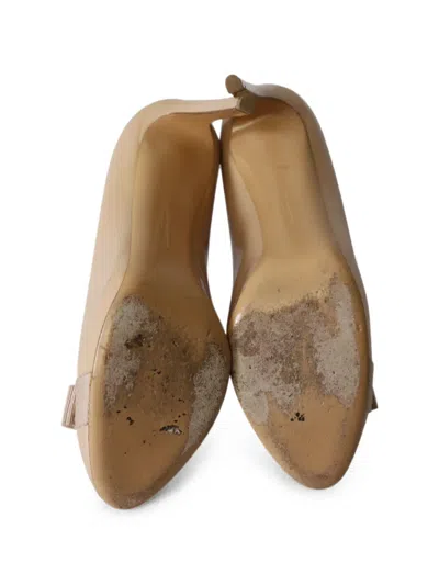 Pre-owned Ferragamo Vara Bow Platform Pumps In Neutral