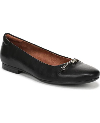Naturalizer Kendall Flat In Black