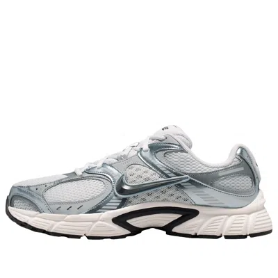 Nike V5 Rnr Sneakers In Multi