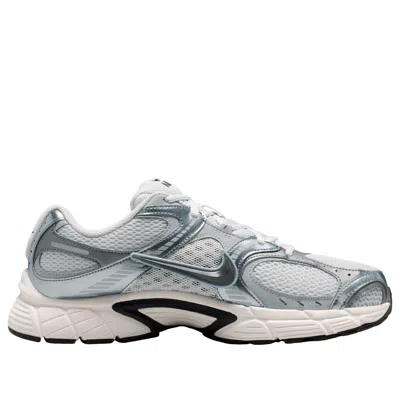 Nike V5 Rnr Sneakers In Multi