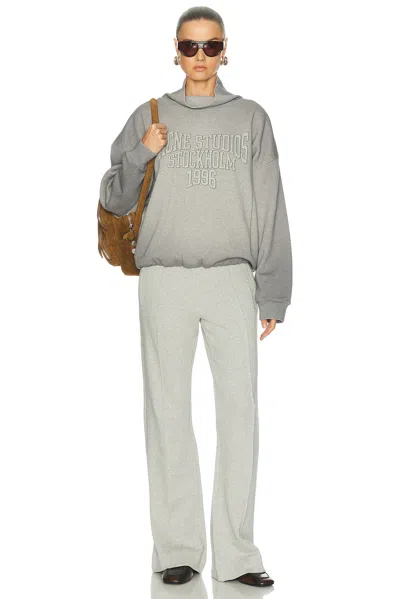 Acne Studios Brushed Cotton Fleece Funnel Neck Logo Sweatshirt With Balloon Hem In Gray