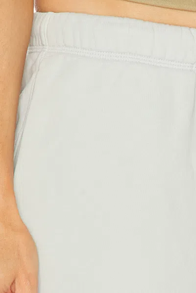 Essentials Classic Fit Short