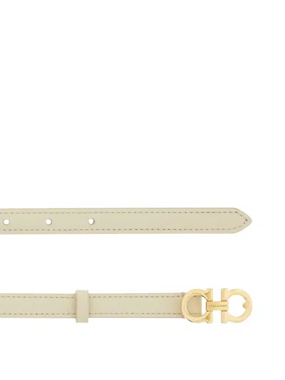 Ferragamo Gancini Fixed Leather Belt In Gold