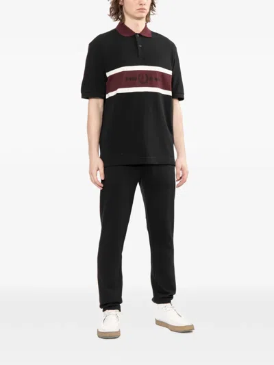 Fred Perry 로고 자수 폴로 셔츠 In Black