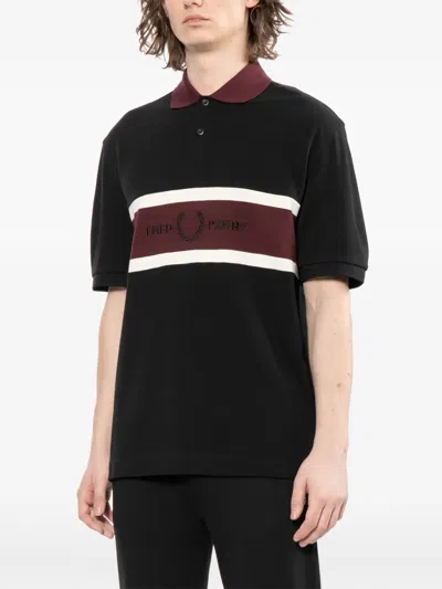 Fred Perry 로고 자수 폴로 셔츠 In Black