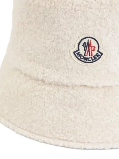 Moncler Logo Reversible Teddy Bucket Hat In Neutral