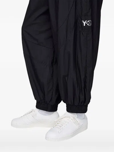 Y-3 밴딩 웨이스트 커프 팬츠 In Black