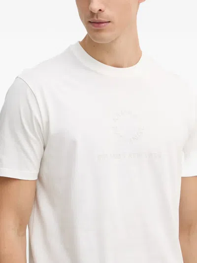 Armani Exchange 엠보스드 로고 반소매 티셔츠 In White