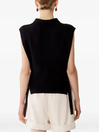 Lanvin 사이드 버클 베스트 In Black
