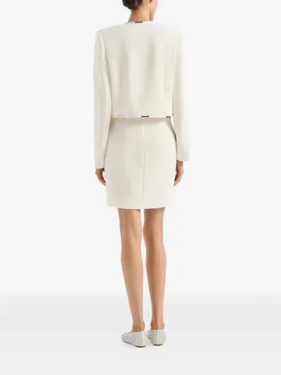 Genny 메탈릭 디테일 재킷 In White