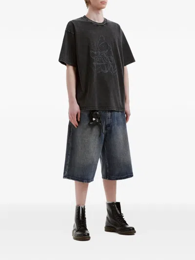 Izzue Embossed-graphic T-shirt In Black
