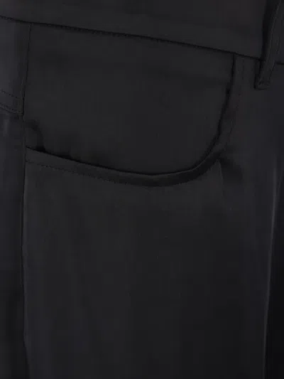 Petra 후크 클로저 팬츠 In Black