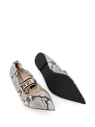 N°21 Pointed-toe Strap Pumps In Gray