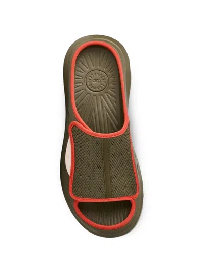 Ugg 피크모드 슬라이더 샌들 In Brown