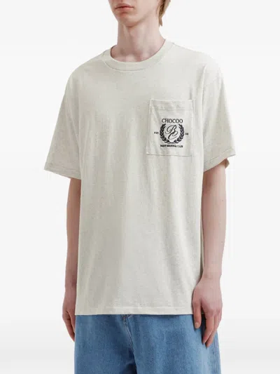 Chocoolate Patch-pocket Embroidered T-shirt In Gray