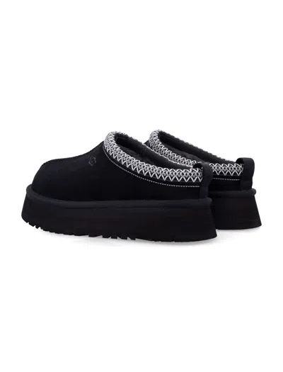 Ugg Black Flats In Black