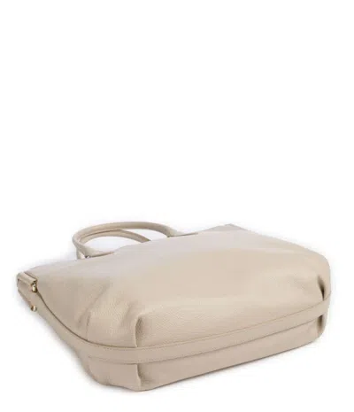 Coccinelle In Neutral