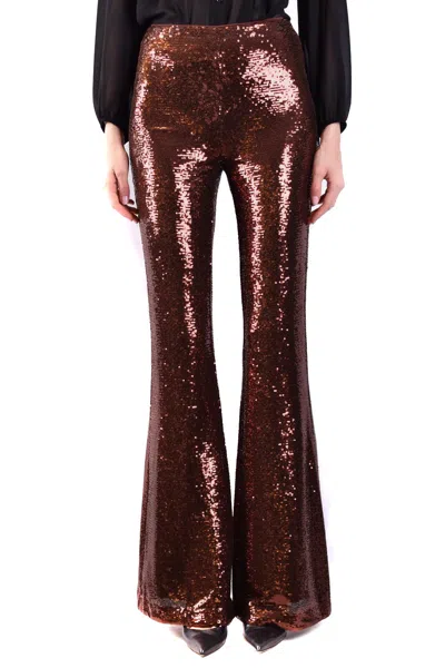 L'agence Brown In Brown