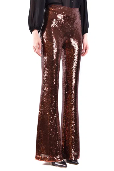 L'agence Brown In Brown