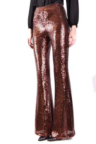 L'agence Brown In Brown