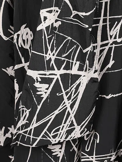 Moyuru Scribble-print Hooded Jacket In Black