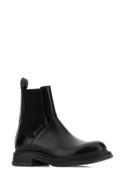 Gucci Black Solid Chelsea Boots In Black