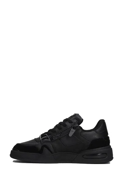Giuseppe Zanotti Black In Black