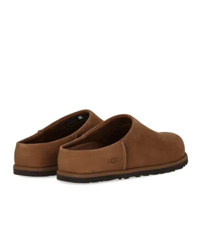 Ugg Matte Finish Smooth Rounded Toe Clogs In Brown