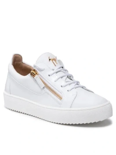 Giuseppe Zanotti White In White