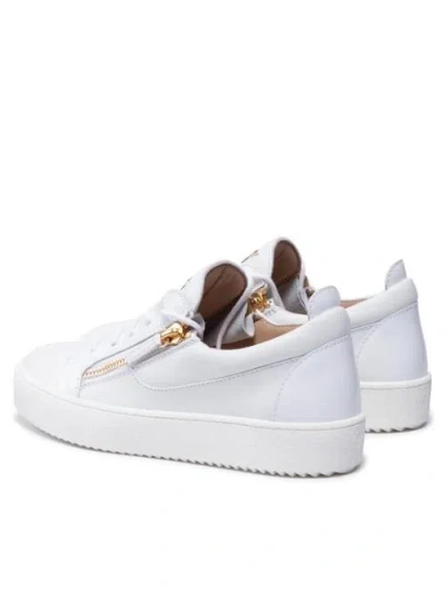 Giuseppe Zanotti White In White