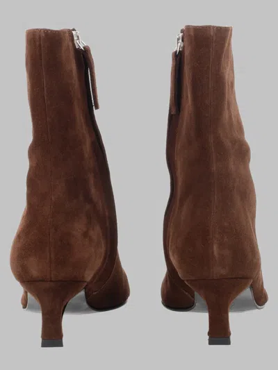 Alohas In Brown