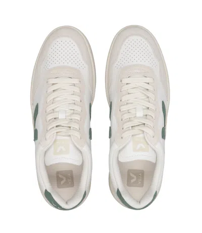 Veja Sneaker V90 In White