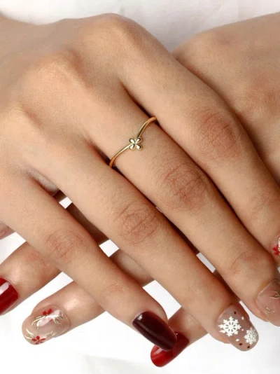 Devata Clover On Chevron Ring In Gold