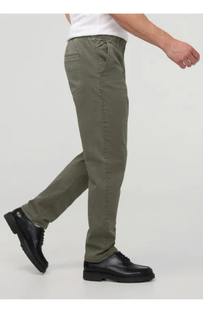Duer Flextwill Relaxed Pull On Pant In White