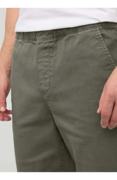 Duer Flextwill Relaxed Pull On Pant In White
