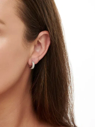 Devata Ribbed Hoop Earrings In Silver