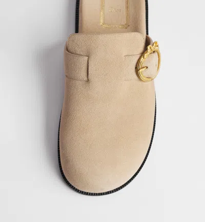 Dior Flat In Neutral