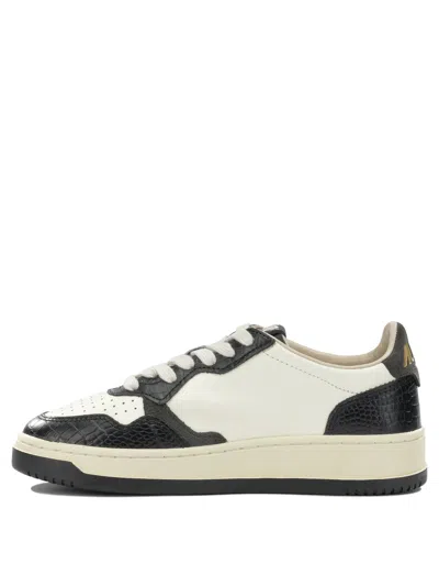 Autry Medalist Low Sneakers In Calf Leather With Perforated Toe In Black