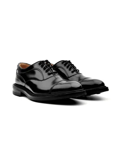 Tricker's 骗人's 平鞋黑色 In Black