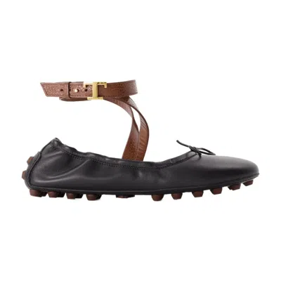 Tod's Leather Ballet Flat In Multi