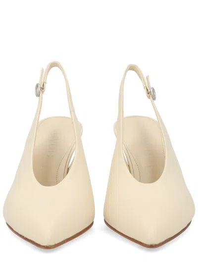 Aeyde “细高跟”鞋 In Beige