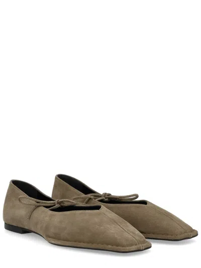 Alohas Dancer "sway" In Brown