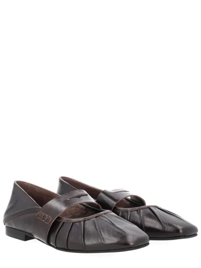 Alohas In Brown