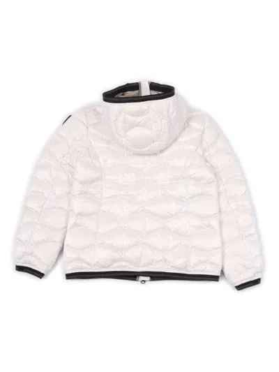 Blauer 布劳尔·因博蒂托·皮马·洛厄尔·朱尼尔 In White