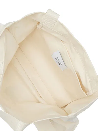 Maison Kitsuné “dressed Fox”大号单肩包 In Neutral